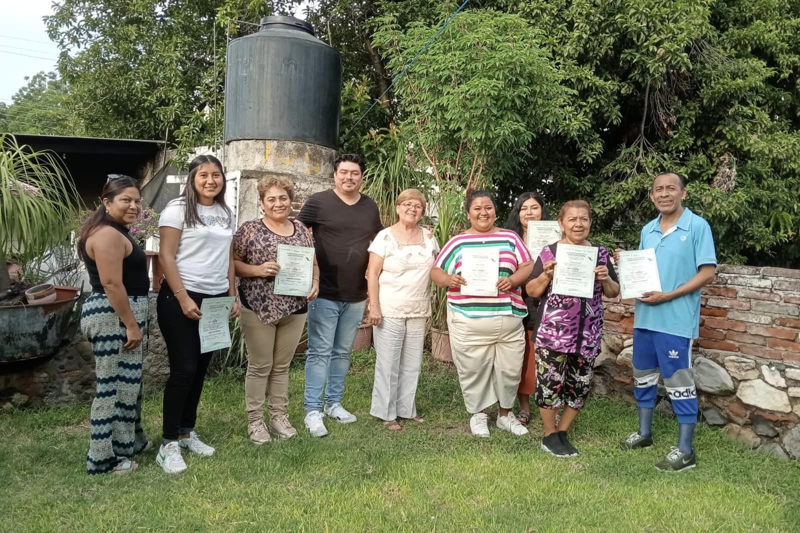 CLAUSURA DE CURSO DE BARBERÍA IMPARTIDO POR EL ICATMOR EN TLALTIZAPÁN